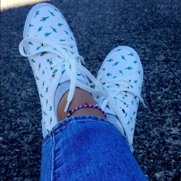 Meet your Posher, Claire - Picture 2 of 3